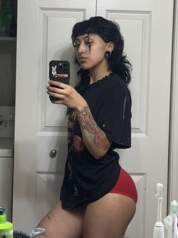 Full leaked Suedmza private onlyfans photo