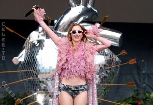 Suki Waterhouse