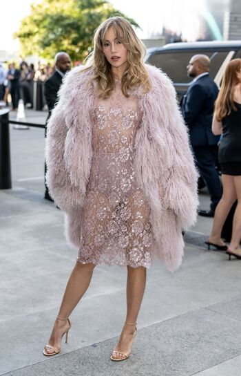 Full leaked Suki waterhouse private onlyfans photo