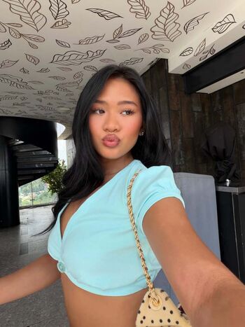 Full leaked Suni lee page private onlyfans photo