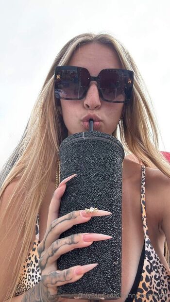 Full leaked Sunny bunny xx private onlyfans photo