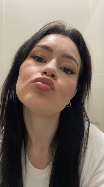 Full leaked Sweet girl private onlyfans photo