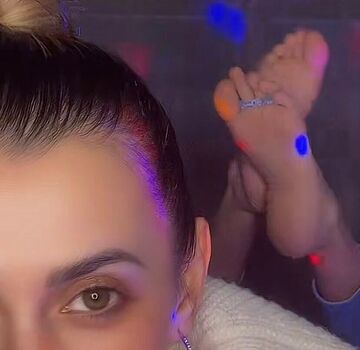 Full leaked Sweet girl page private onlyfans photo