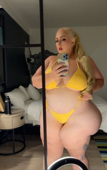 Full leaked Sweetcherrybbw private onlyfans photo