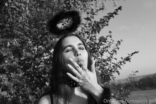 Full leaked Swiss girl private onlyfans photo