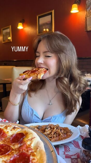 Full leaked Tabbyycatts private onlyfans photo