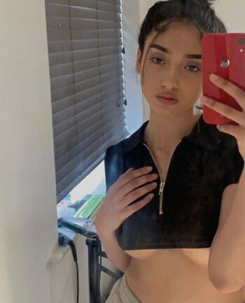 Full leaked Taqdeez yaazin private onlyfans photo