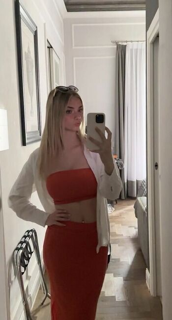 Full leaked Tashleevers private onlyfans photo