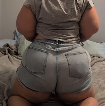 Full leaked Tattooed chubby private onlyfans photo