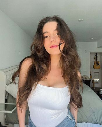 Taya Miller / Tayamillerr