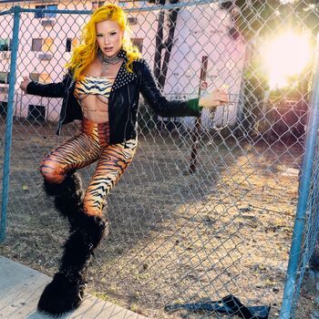 Taya Valkyrie