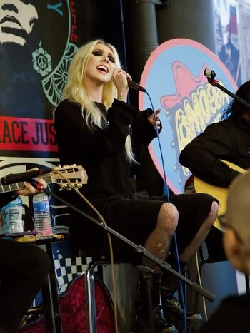Full leaked Taylor momsen  page private onlyfans photo