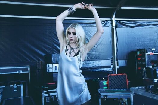 Full leaked Taylor momsen private onlyfans photo