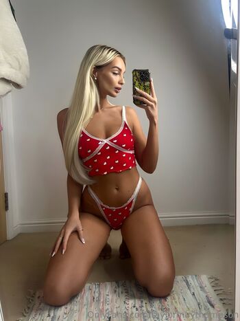 Full leaked Taylormaythompson private onlyfans photo