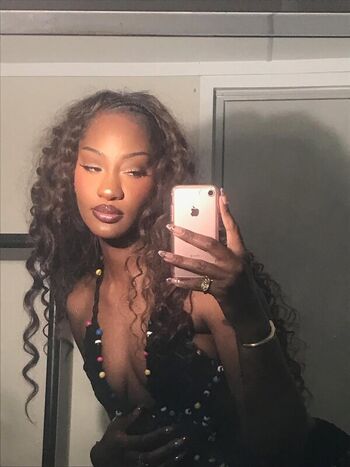 Full leaked Chloe vevrier / private onlyfans photo