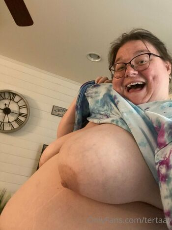 Full leaked Tertaay private onlyfans photo