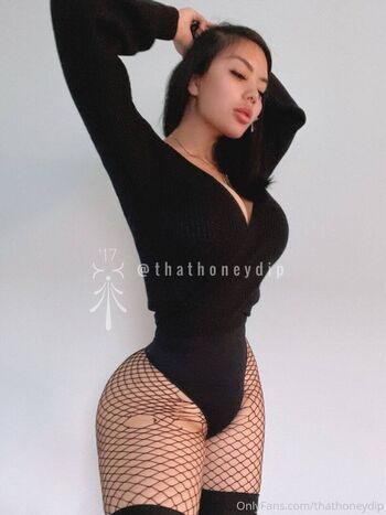 Full leaked Thathoneydip  page private onlyfans photo
