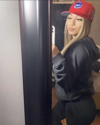 The Definitive 'Petite With An Ass' Megathread