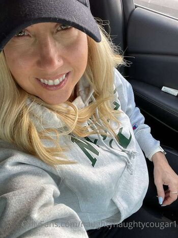 Full leaked The naughty cougar page private onlyfans photo