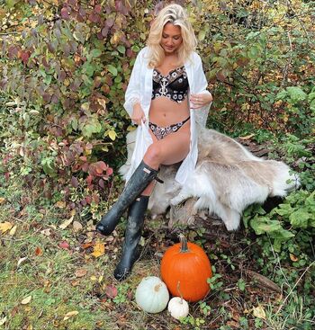 Full leaked Thebigtittiecommittee private onlyfans photo