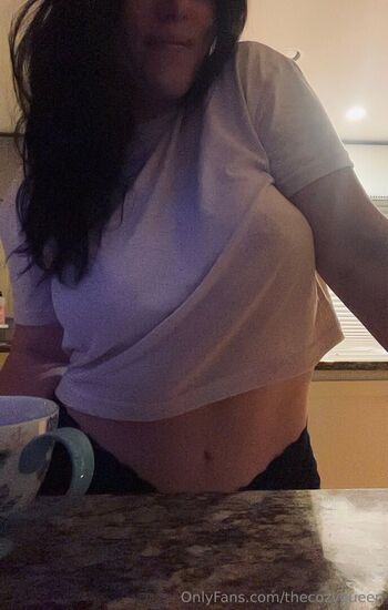 Full leaked Thecozyqueen private onlyfans photo