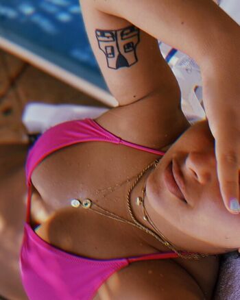 Full leaked Thefarahdarwish private onlyfans photo