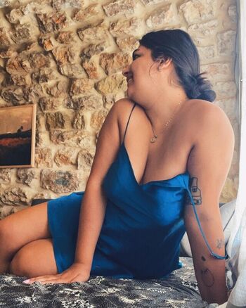 Full leaked Thefarahdarwish private onlyfans photo