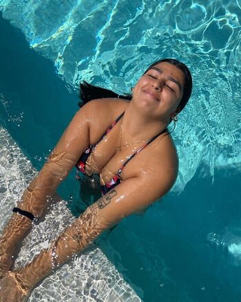 Full leaked Thefarahdarwish private onlyfans photo