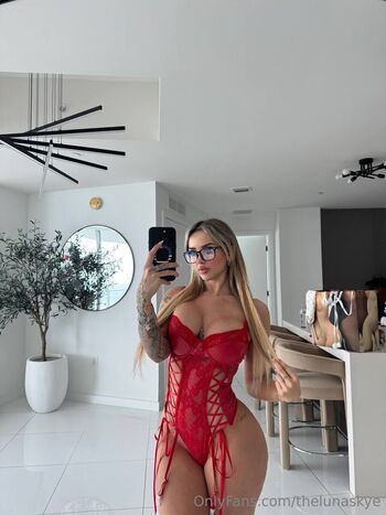 thelunaskye