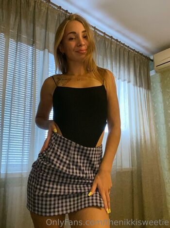 Full leaked Thenikkisweetie private onlyfans photo