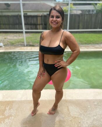 Full leaked Theonlyrachelgray private onlyfans photo