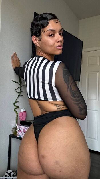 Full leaked Theonlysafarii private onlyfans photo