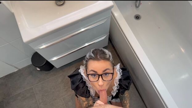 Full leaked Thequeenie private onlyfans photo