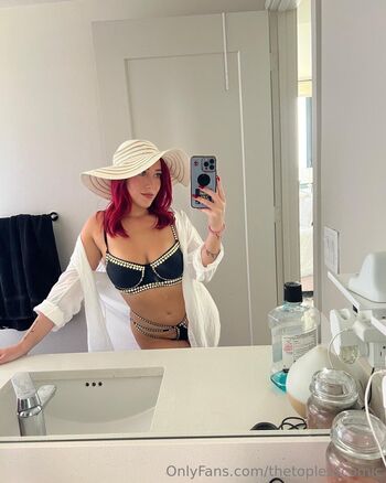 Full leaked Thetoplesscomic private onlyfans photo
