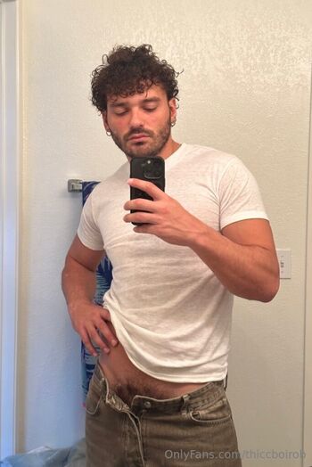 Full leaked Thiccboirob private onlyfans photo