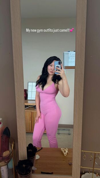 Full leaked Thick asian women private onlyfans photo