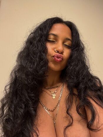 Full leaked Thumbalina x private onlyfans photo