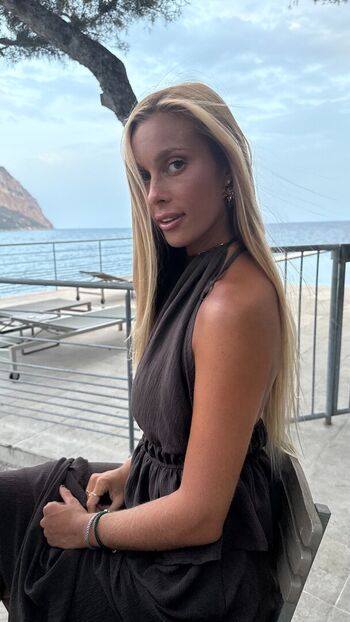 Full leaked Tiktokwithmoka private onlyfans photo