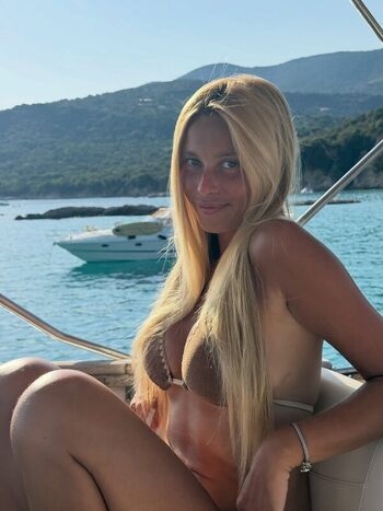 Full leaked Tiktokwithmoka private onlyfans photo