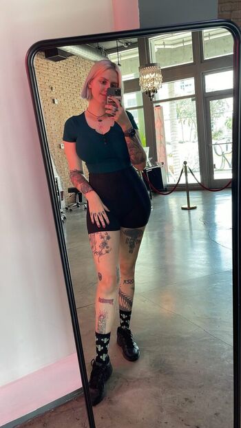 Full leaked Tinarayxxx private onlyfans photo