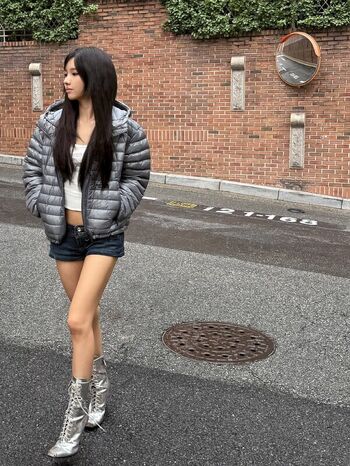 tiny.pretty.j