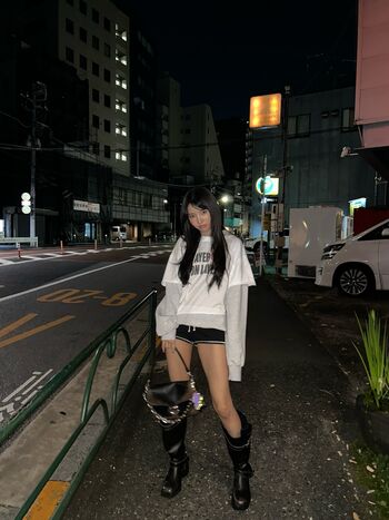 tiny.pretty.j