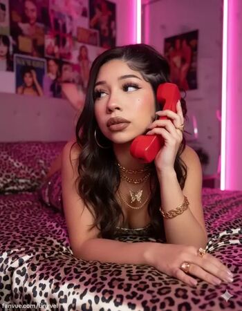 Full leaked Tinyvel private onlyfans photo