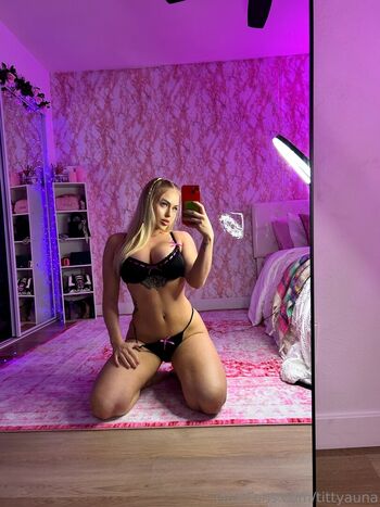 Full leaked Tittyauna  page private onlyfans photo
