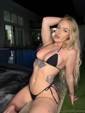 tittyauna