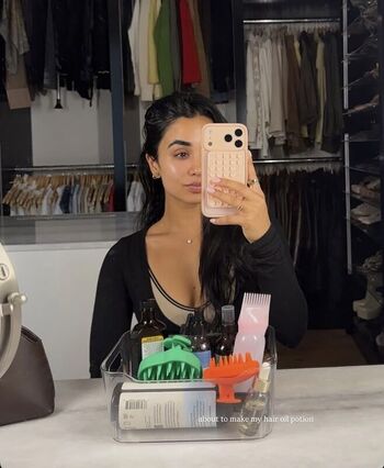 Full leaked Tiv phull page private onlyfans photo