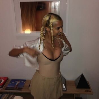Tommy Genesis
