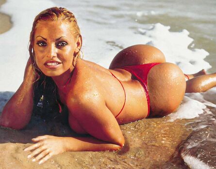 Trish Stratus