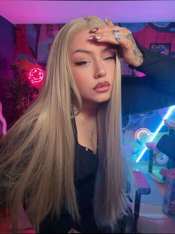 Full leaked Trixy private onlyfans photo