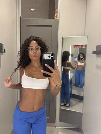 Full leaked Ttahlula private onlyfans photo